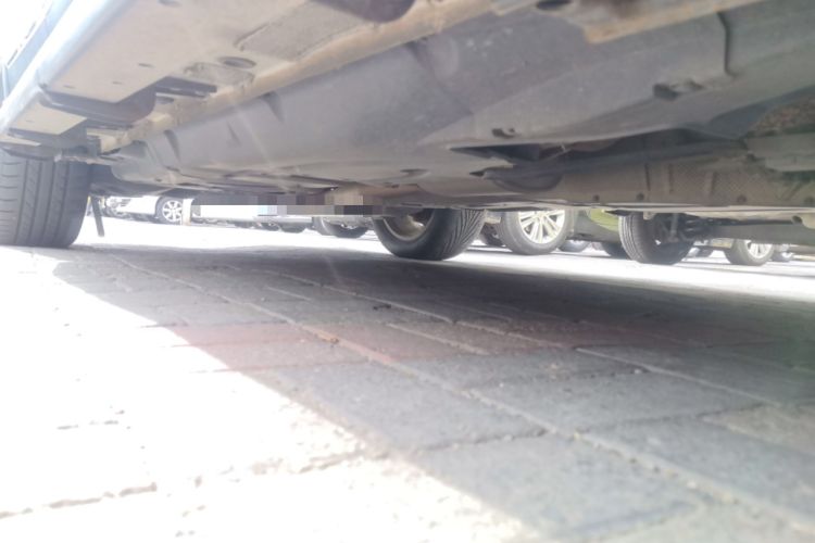 Used Haval H8 2015 2.0T Four-Wheel Drive Comfort Version Chassis Front Right