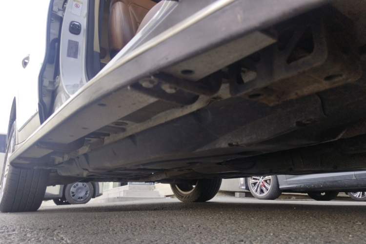 Used Haval H8 2015 2.0T Four-Wheel Drive Luxury Model Chassis Front Right