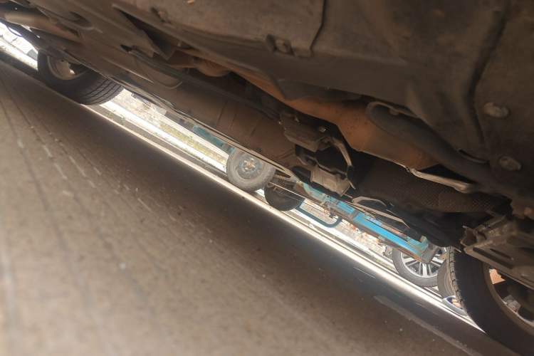 Used Haval H8 2015 2.0T Two-Wheel-Drive Elite Version Chassis Front Right