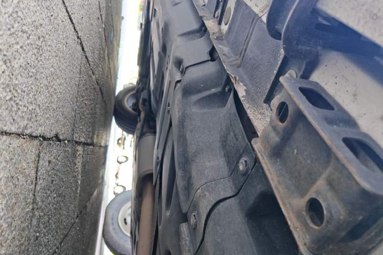 Used Haval H8 2015 2.0T Two-Wheel-Drive Standard Version Chassis Rear Left