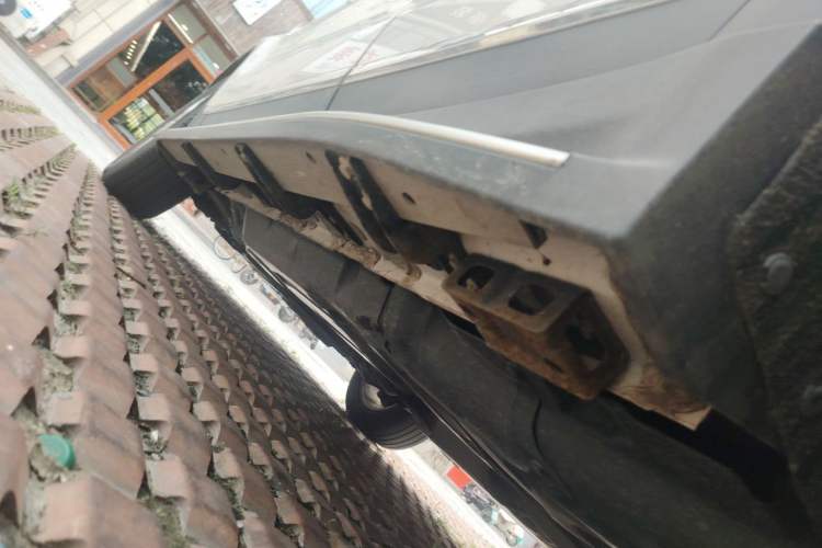 Used Haval H8 2015 2.0T Two-Wheel-Drive Standard Version Chassis Rear Left