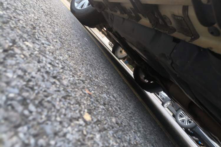 Used Haval H8 2015 2.0T Two-Wheel-Drive Luxury Version Chassis Rear Left