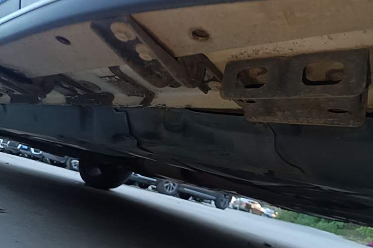 Used Haval H8 2015 2.0T Two-Wheel Drive Comfort Version Chassis Rear Left