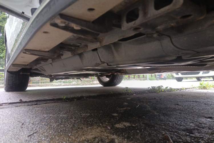 Used Haval H8 2015 2.0T Two-Wheel-Drive Luxury Version Chassis Rear Left
