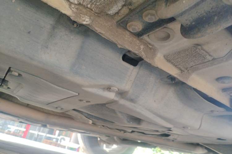 Used Haval H8 2015 2.0T Two-Wheel Drive Comfort Version Chassis Rear Left