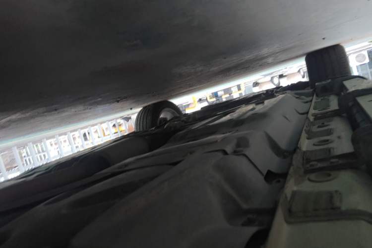 Used Haval H8 2015 2.0T Two-Wheel-Drive Luxury Version Chassis Rear Left