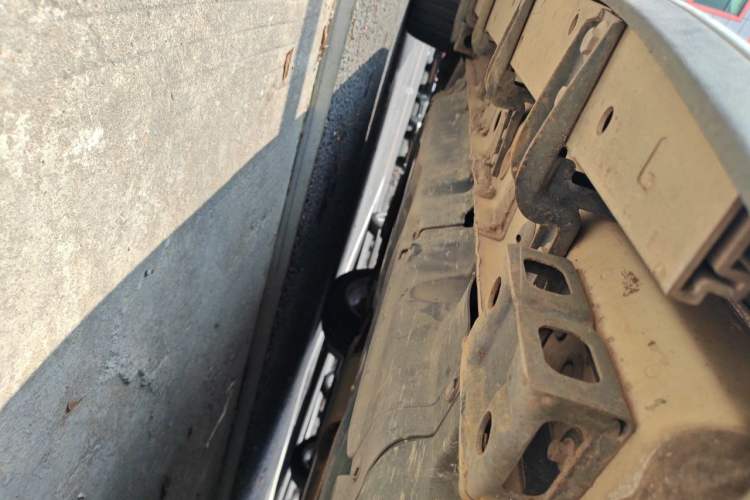 Used Haval H8 2015 2.0T Two-Wheel-Drive Luxury Version Chassis Rear Left