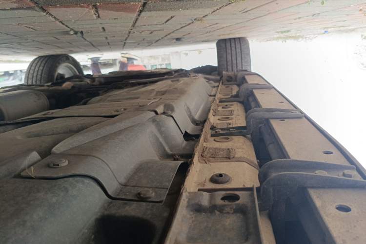 Used Haval H8 2015 2.0T Four-Wheel Drive Comfort Version Chassis Rear Left