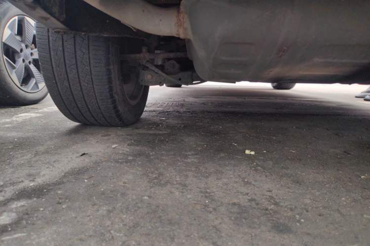 Used Haval H8 2015 2.0T Two-Wheel-Drive Luxury Version Chassis Rear Left