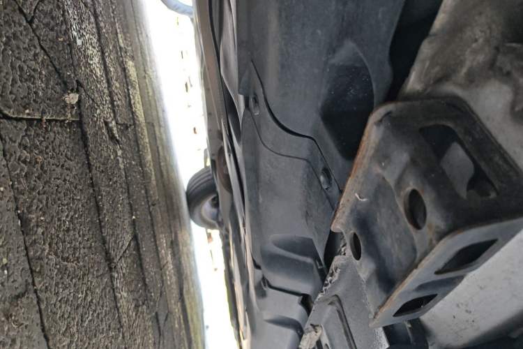 Used Haval H8 2015 2.0T Two-Wheel-Drive Standard Version Chassis Rear Right