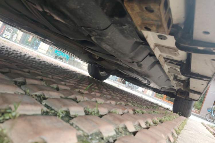 Used Haval H8 2015 2.0T Two-Wheel-Drive Standard Version Chassis Rear Right