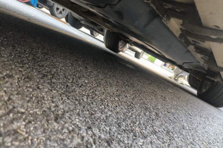 Used Haval H8 2015 2.0T Two-Wheel-Drive Luxury Version Chassis Rear Right