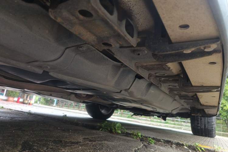 Used Haval H8 2015 2.0T Two-Wheel-Drive Luxury Version Chassis Rear Right