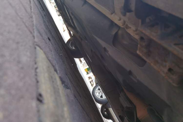 Used Haval H8 2015 2.0T Two-Wheel-Drive Standard Version Chassis Rear Right