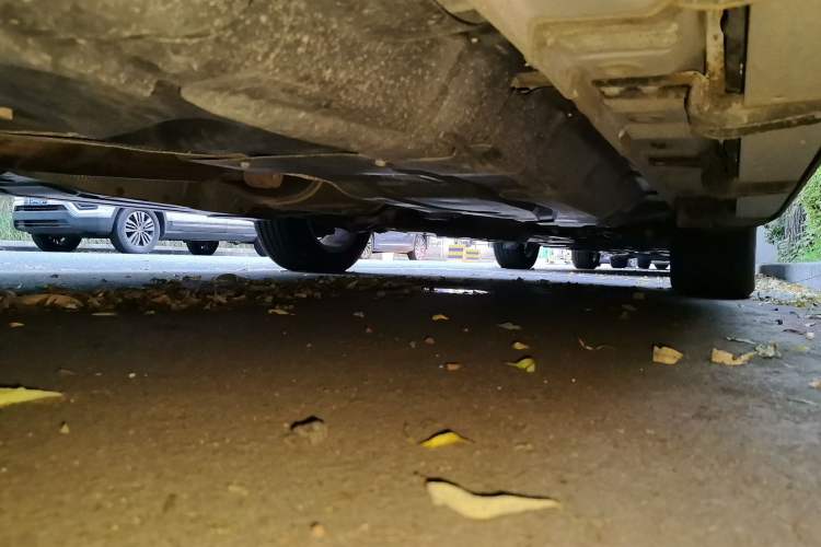 Used Haval H8 2015 2.0T Four-Wheel Drive Standard Version Chassis Rear Right
