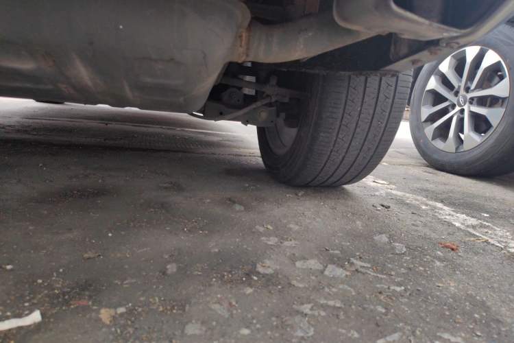 Used Haval H8 2015 2.0T Two-Wheel-Drive Luxury Version Chassis Rear Right