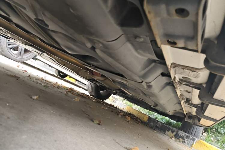 Used Haval H8 2015 2.0T Two-Wheel-Drive Standard Version Chassis Rear Right