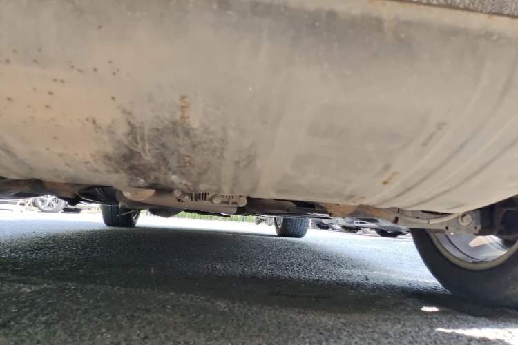 Used Haval H8 2015 2.0T Two-Wheel-Drive Luxury Version Chassis Rear