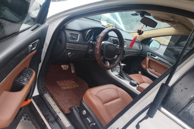 Used Haval H8 2015 2.0T Two-Wheel Drive Comfort Version Driver Seat
