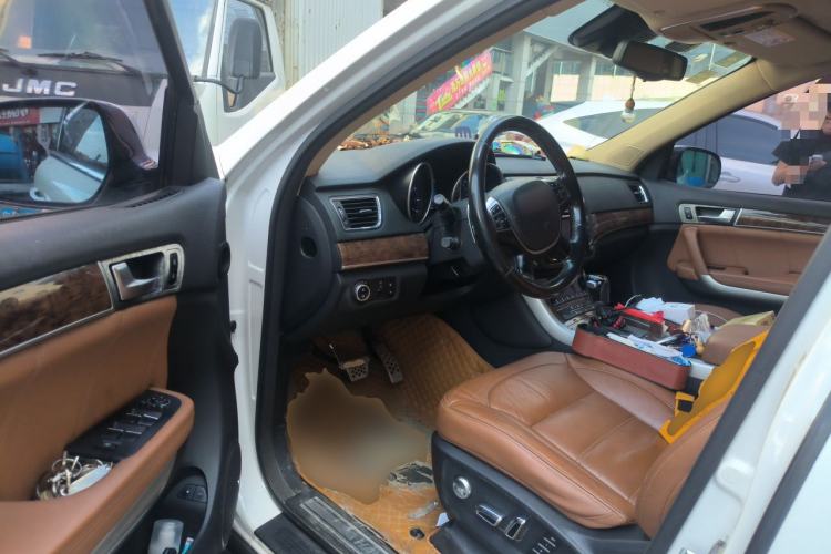Used Haval H8 2015 2.0T Two-Wheel-Drive Luxury Version Driver Seat