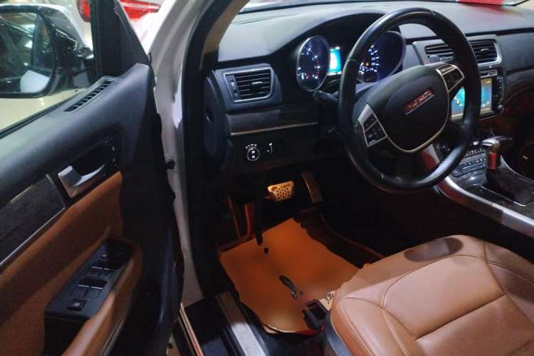 Used Haval H8 2015 2.0T Two-Wheel-Drive Elite Version Driver Seat