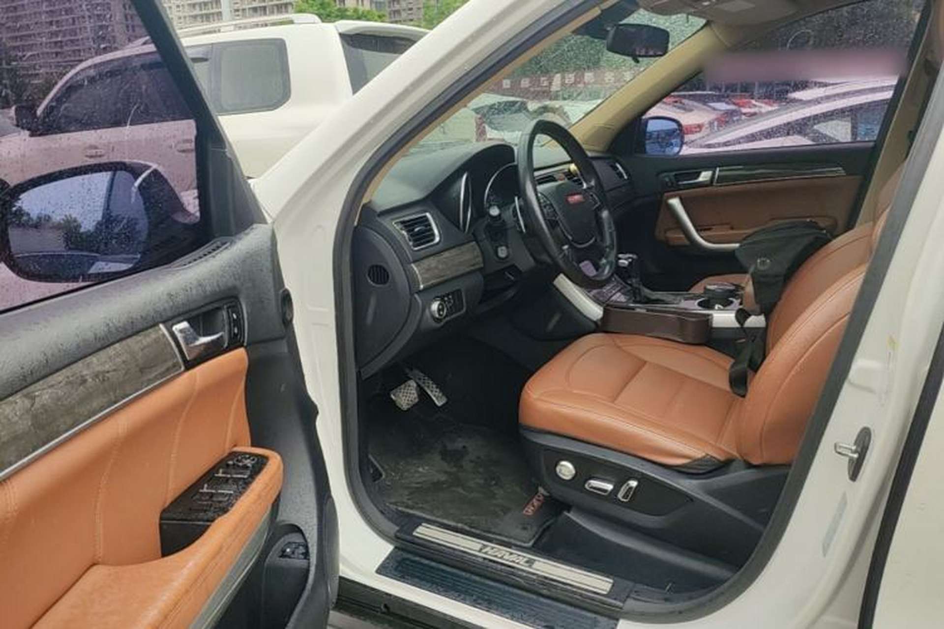 Used Haval H8 2015 2.0T Two-Wheel-Drive Standard Version Driver Seat