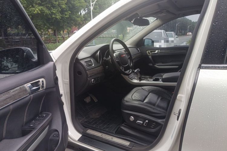 Used Haval H8 2015 2.0T Two-Wheel-Drive Luxury Version Driver Seat