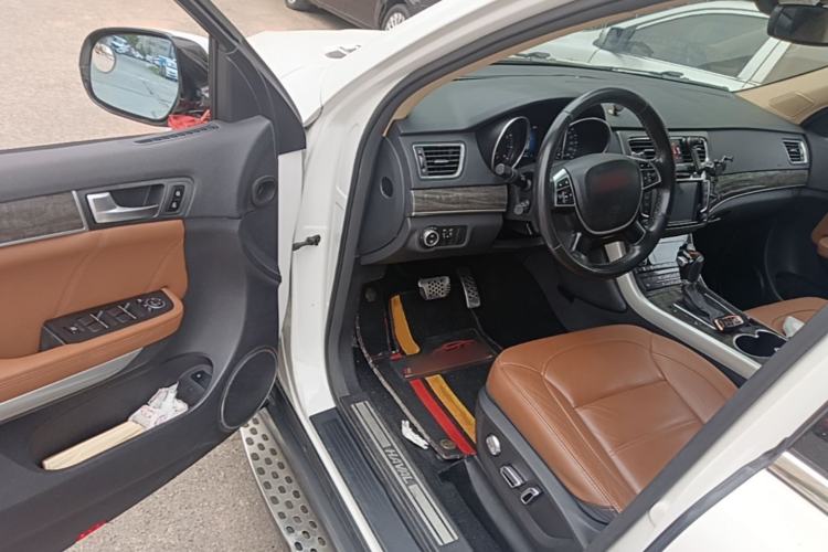 Used Haval H8 2015 2.0T Two-Wheel-Drive Standard Version Driver Seat