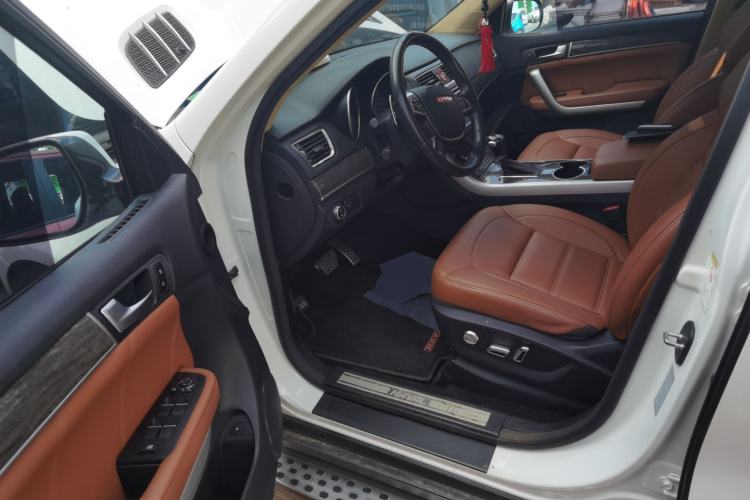 Used Haval H8 2015 2.0T Two-Wheel-Drive Standard Version Driver Seat
