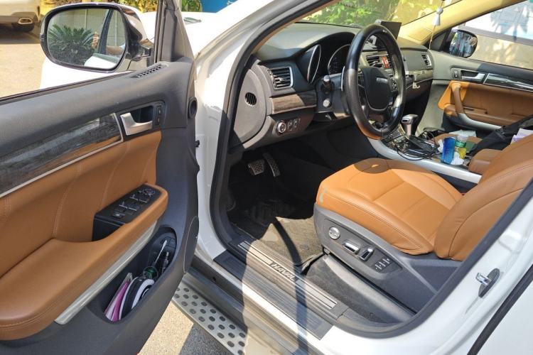Used Haval H8 2015 2.0T Two-Wheel-Drive Elite Version Driver Seat
