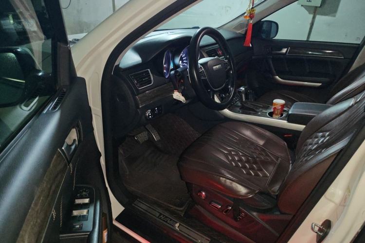 Used Haval H8 2015 2.0T Two-Wheel-Drive Elite Version Driver Seat