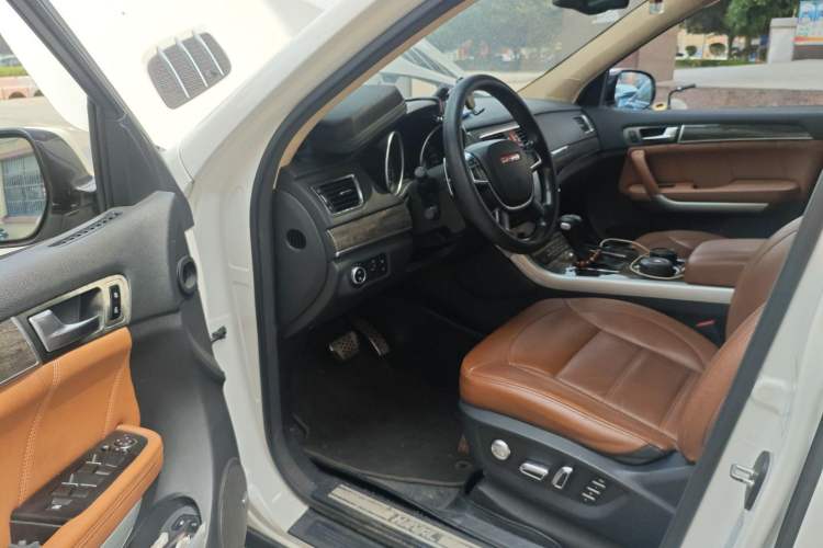 Used Haval H8 2015 2.0T Two-Wheel-Drive Luxury Version Driver Seat
