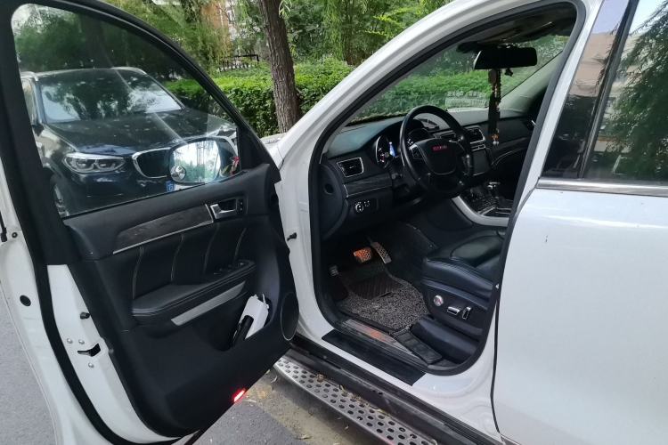 Used Haval H8 2015 2.0T Four-Wheel Drive Standard Version Driver Seat