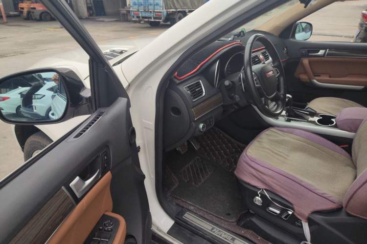 Used Haval H8 2015 2.0T Two-Wheel-Drive Luxury Version Driver Seat