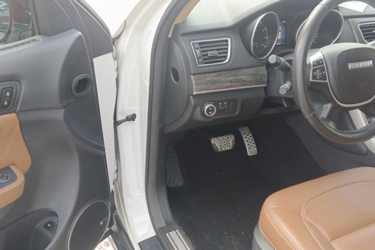 Used Haval H8 2015 2.0T Two-Wheel Drive Comfort Version Driver Seat