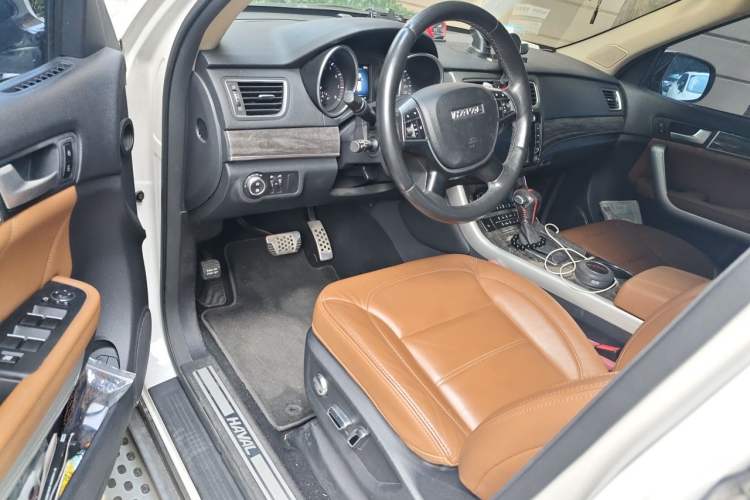 Used Haval H8 2015 2.0T Two-Wheel-Drive Standard Version Driver Seat