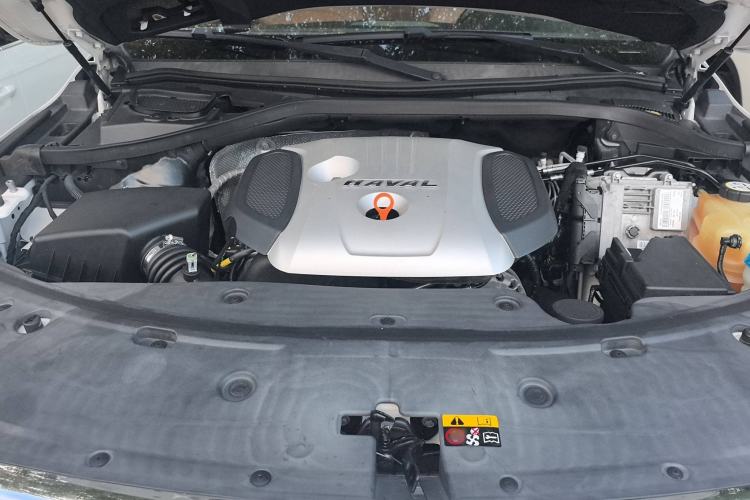 Used Haval H8 2015 2.0T Two-Wheel Drive Comfort Version Engine Bay