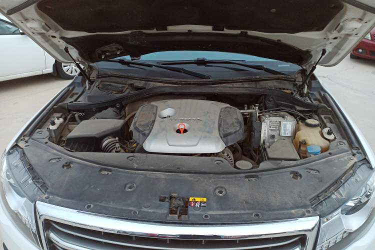 Used Haval H8 2015 2.0T Two-Wheel Drive Comfort Version Engine Bay