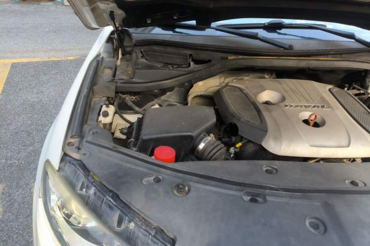 Used Haval H8 2015 2.0T Two-Wheel-Drive Luxury Version Engine Bay Right