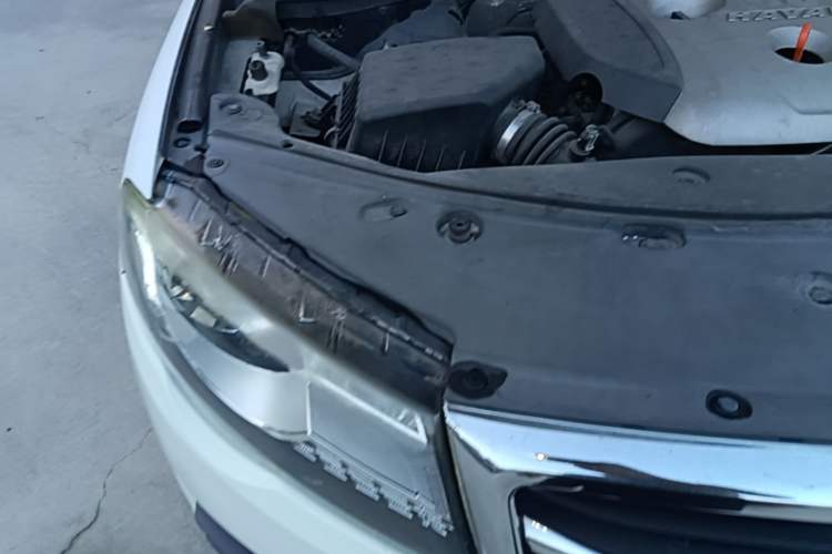 Used Haval H8 2015 2.0T Two-Wheel Drive Comfort Version Engine Bay Right