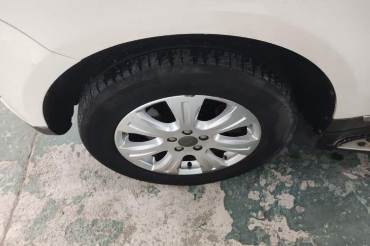 Used Haval H8 2015 2.0T Two-Wheel-Drive Standard Version Exterior 1