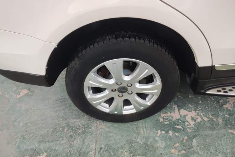 Used Haval H8 2015 2.0T Two-Wheel-Drive Standard Version Exterior 2