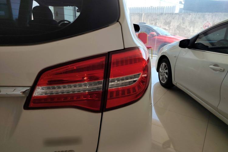Used Haval H8 2015 2.0T Four-Wheel Drive Elite Model Exterior 6