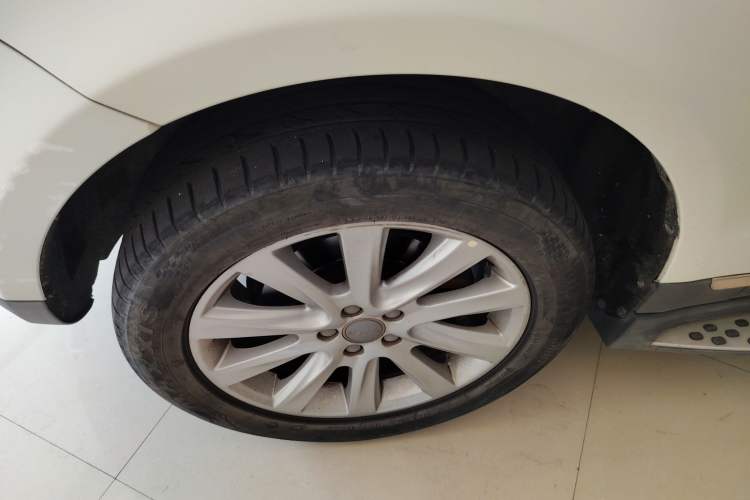 Used Haval H8 2015 2.0T Four-Wheel Drive Elite Model Exterior 7