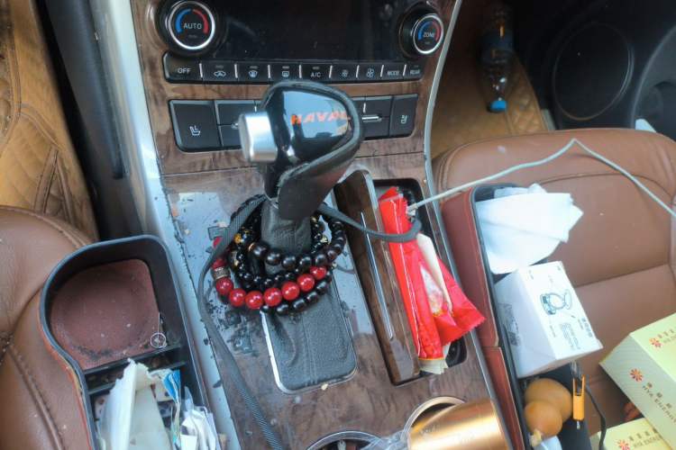Used Haval H8 2015 2.0T Two-Wheel-Drive Luxury Version Gear Lever