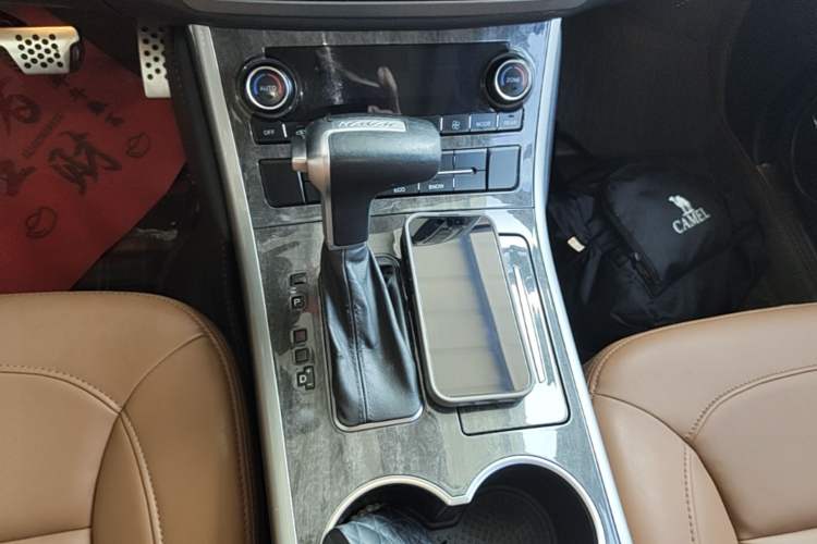 Used Haval H8 2015 2.0T Two-Wheel Drive Comfort Version Gear Lever