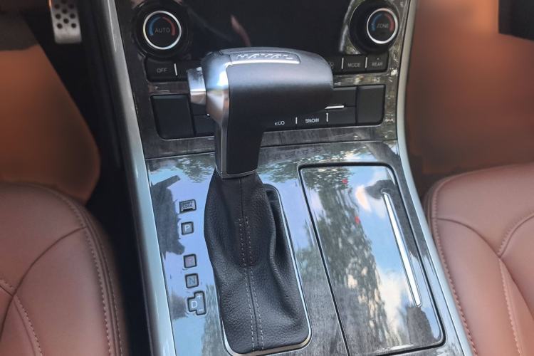 Used Haval H8 2015 2.0T Two-Wheel Drive Comfort Version Gear Lever