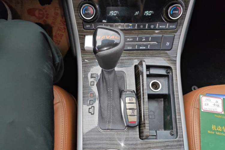 Used Haval H8 2015 2.0T Two-Wheel-Drive Luxury Version Gear Lever