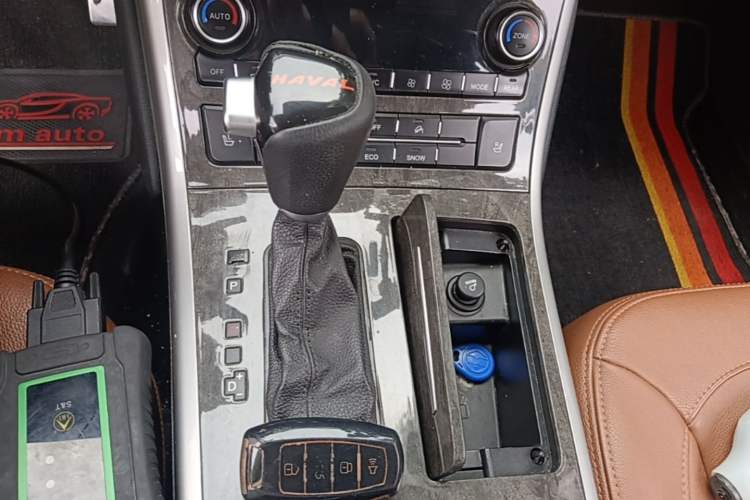 Used Haval H8 2015 2.0T Two-Wheel-Drive Standard Version Gear Lever