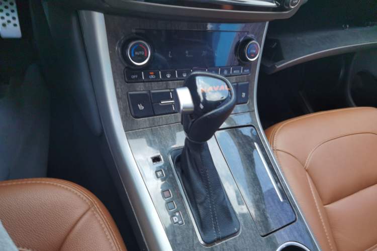 Used Haval H8 2015 2.0T Two-Wheel-Drive Standard Version Gear Lever
